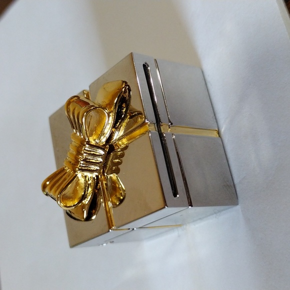 Classe Small Gift Box Clock with Picture Frame in a Black Lined Gift Box - Picture 6 of 10